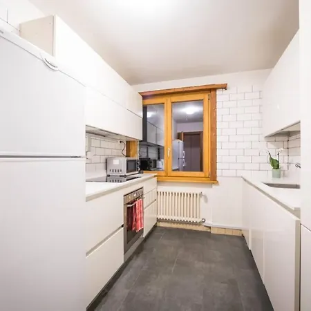 Perfect Location - Four Bedroom Apartment *